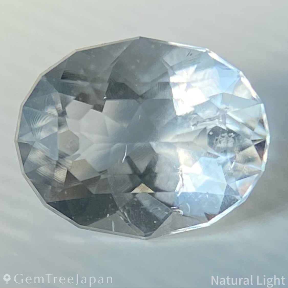 Hyalite Opal 0.566ct / Hungary