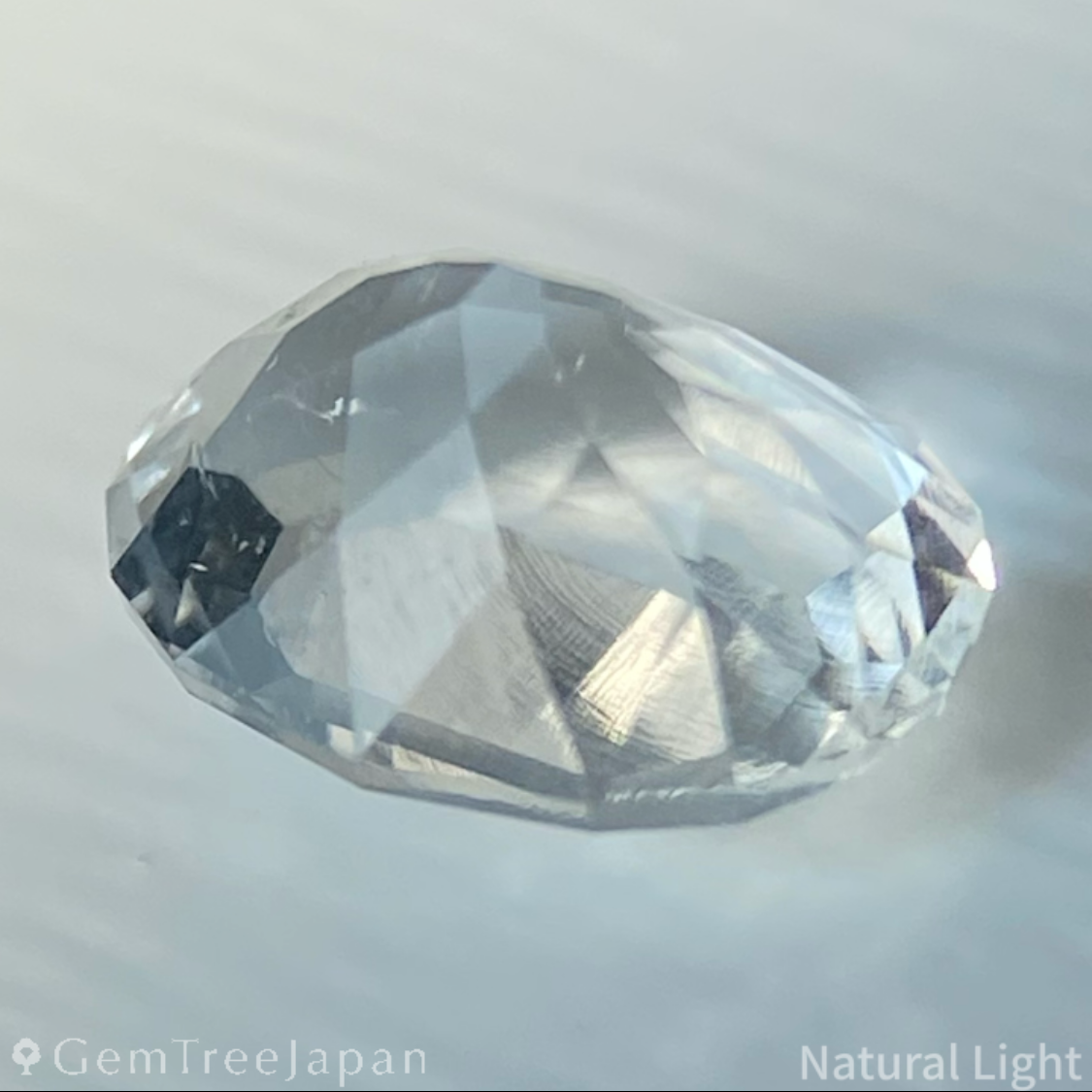 Hyalite Opal 0.566ct / Hungary