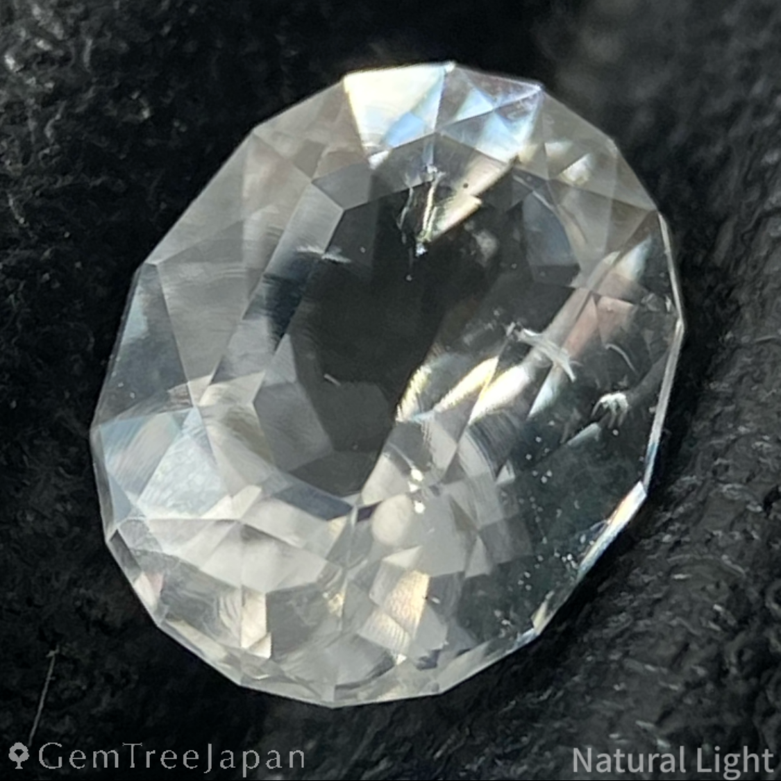 Hyalite Opal 0.566ct / Hungary