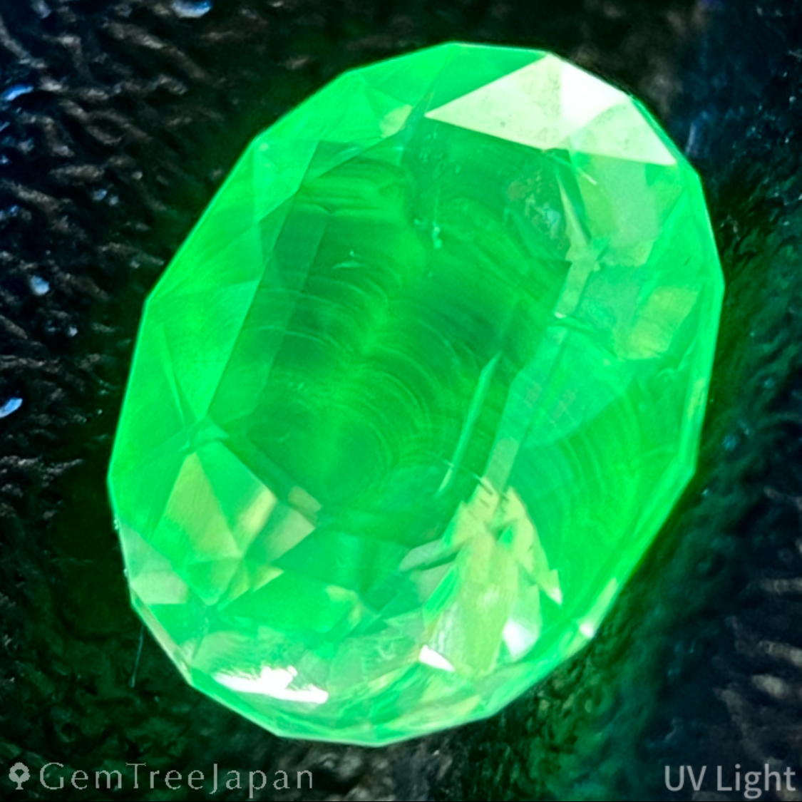 Hyalite Opal 0.566ct / Hungary