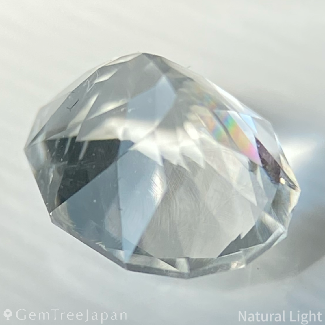 Hyalite Opal 0.923ct / Hungary