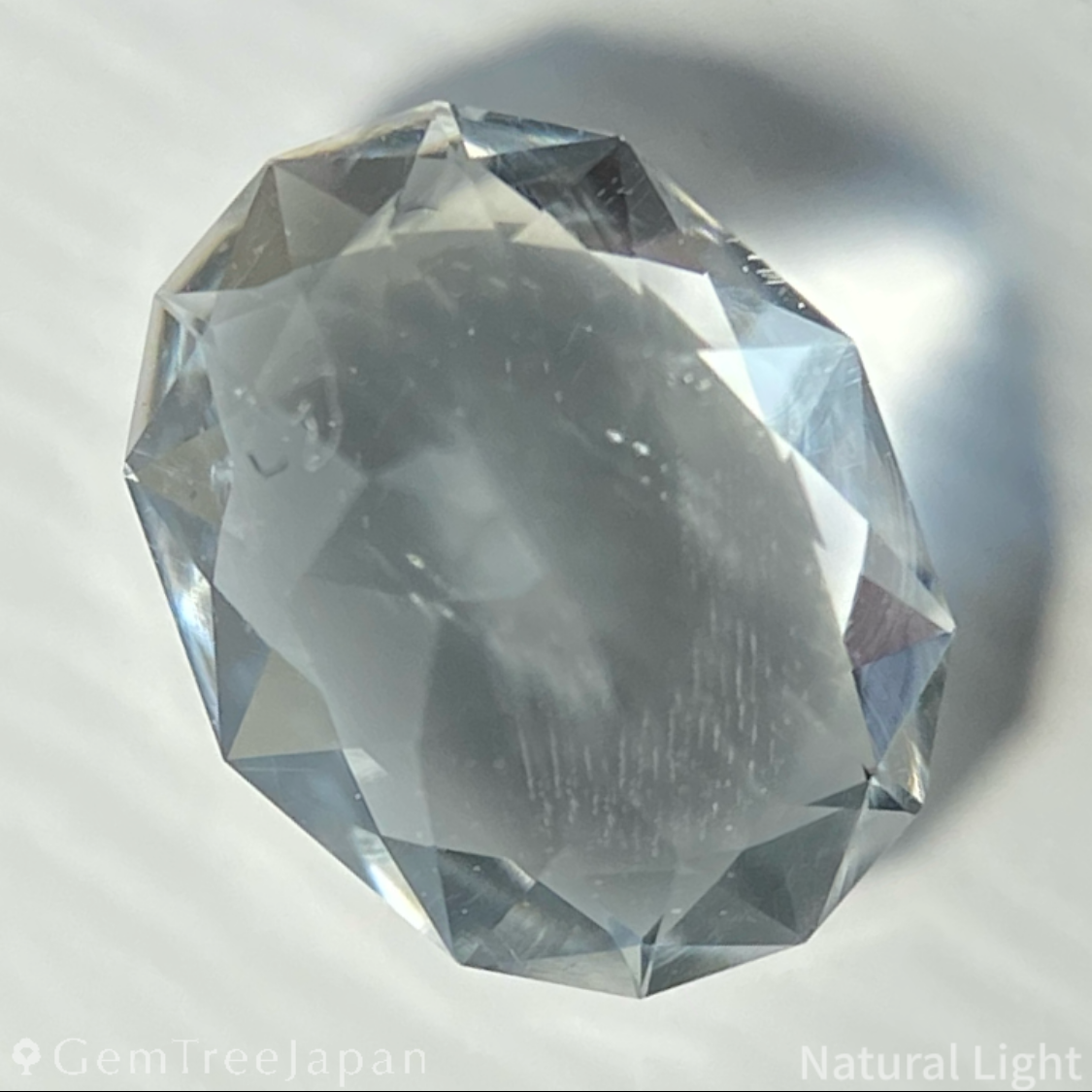 Hyalite Opal 0.923ct / Hungary