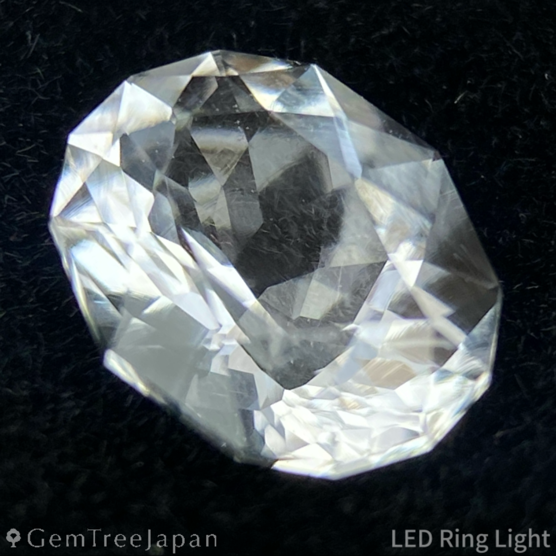 Hyalite Opal 0.923ct / Hungary