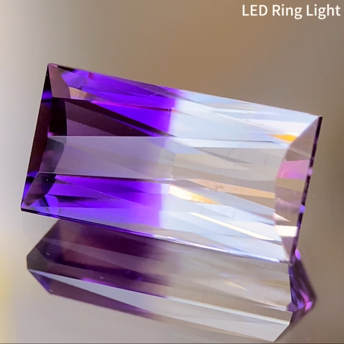 Bi-Color Quartz (Amethyst) 2.09ct