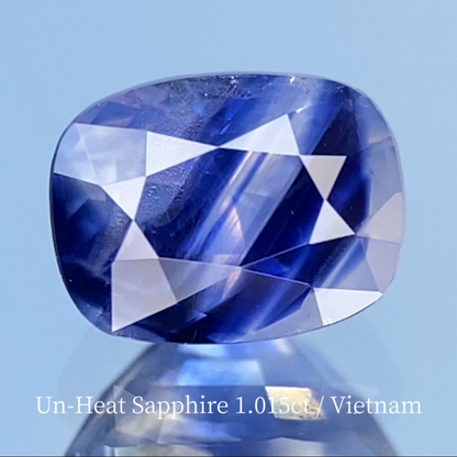 Un-Heat Parti-Color Sapphire 1.015ct / Vietnam