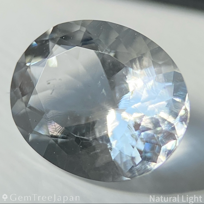 Hyalite Opal 0.645ct / Hungary