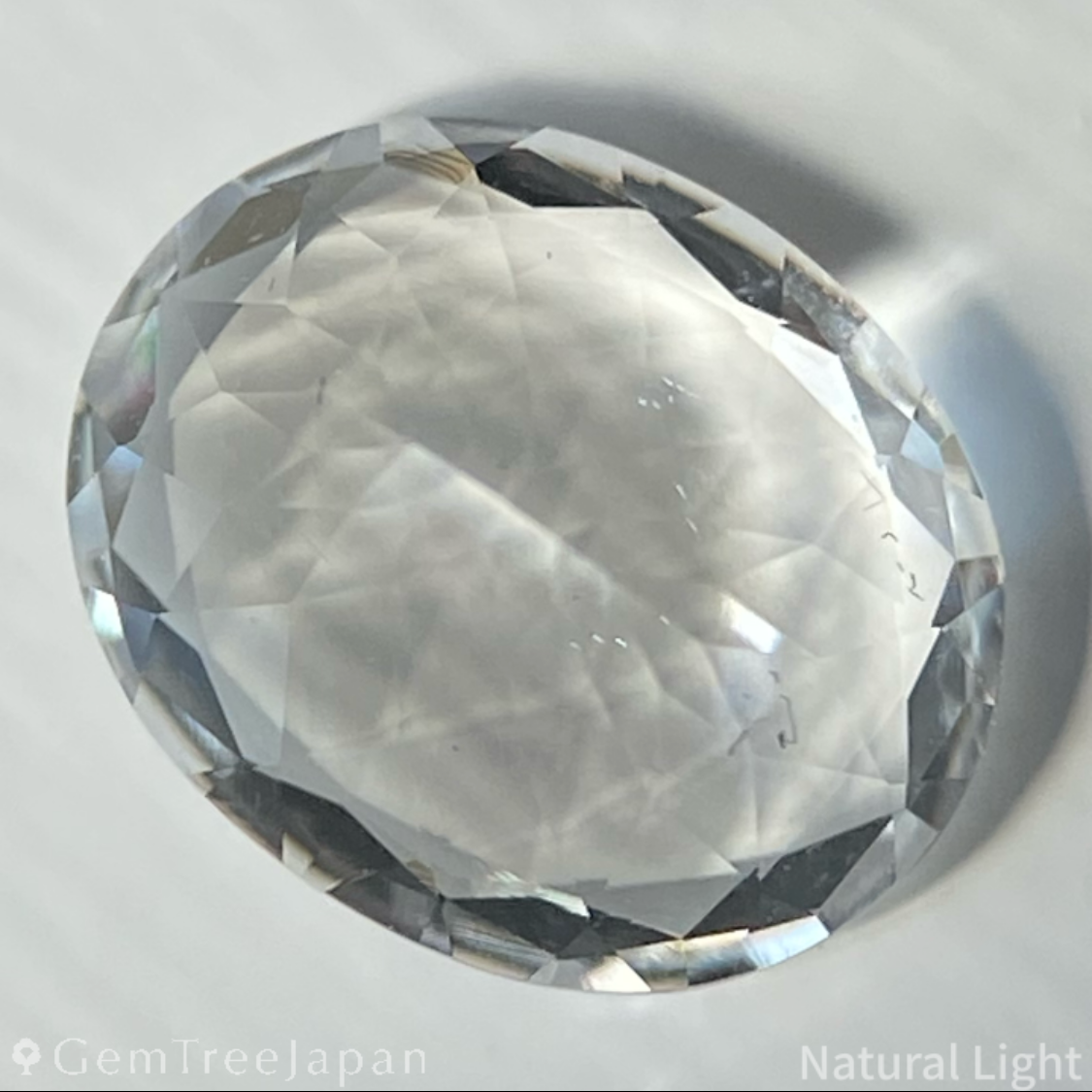 Hyalite Opal 0.645ct / Hungary