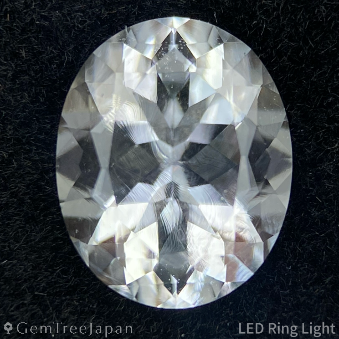 Hyalite Opal 0.645ct / Hungary