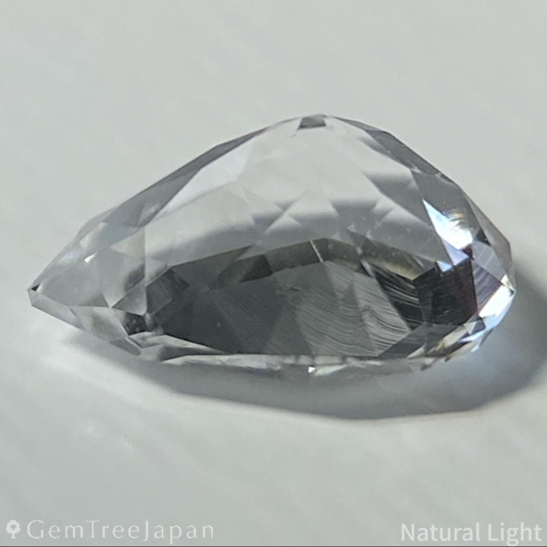 Hyalite Opal 0.644ct / Hungary