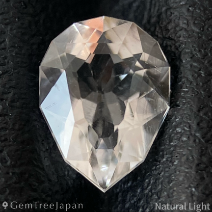 Hyalite Opal 0.644ct / Hungary