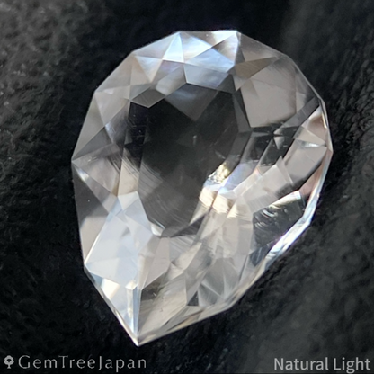 Hyalite Opal 0.644ct / Hungary