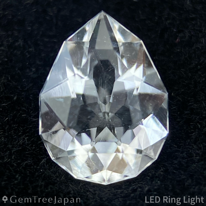 Hyalite Opal 0.644ct / Hungary
