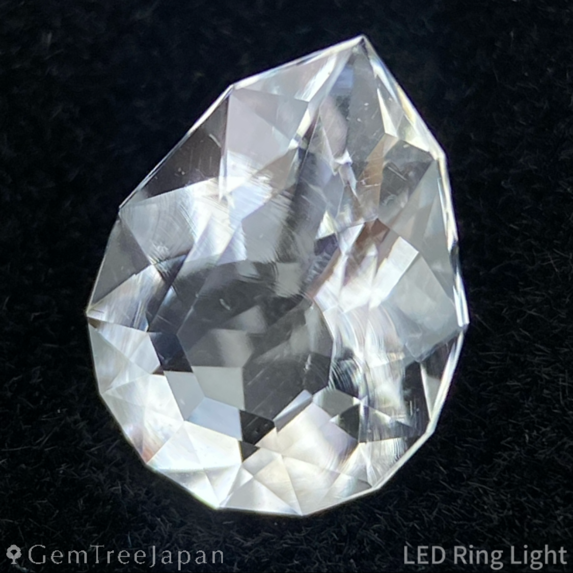 Hyalite Opal 0.644ct / Hungary