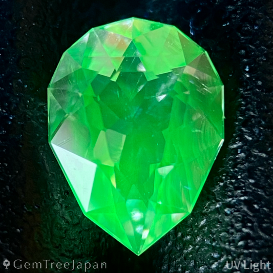 Hyalite Opal 0.644ct / Hungary