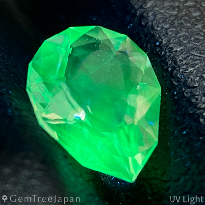 Hyalite Opal 0.644ct / Hungary