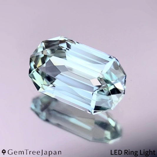 "Light Mint Green" Un-Heat Sapphire 0.646ct / Thailand (Kanchanaburi)