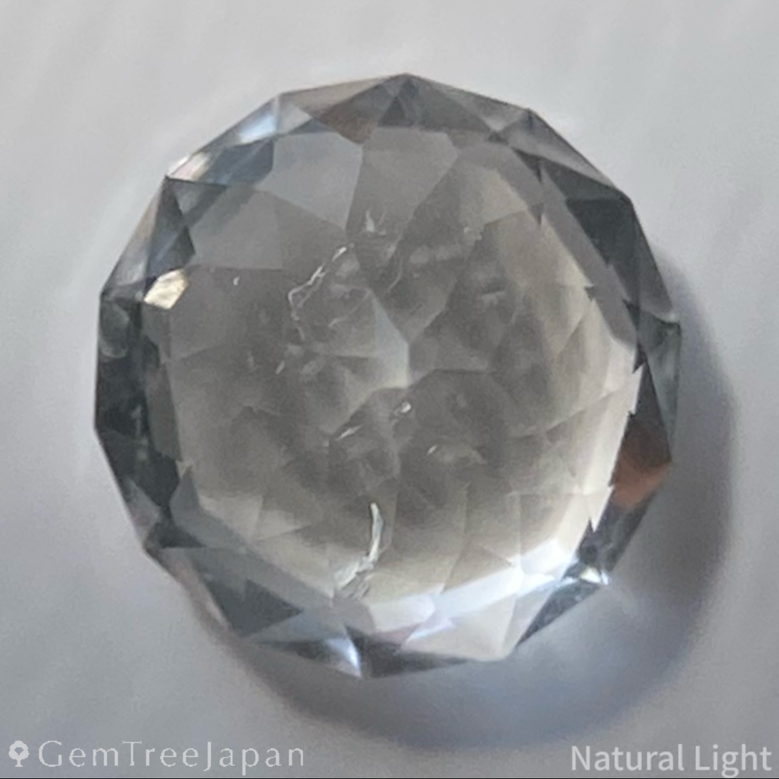 Hyalite Opal 0.669ct / Hungary