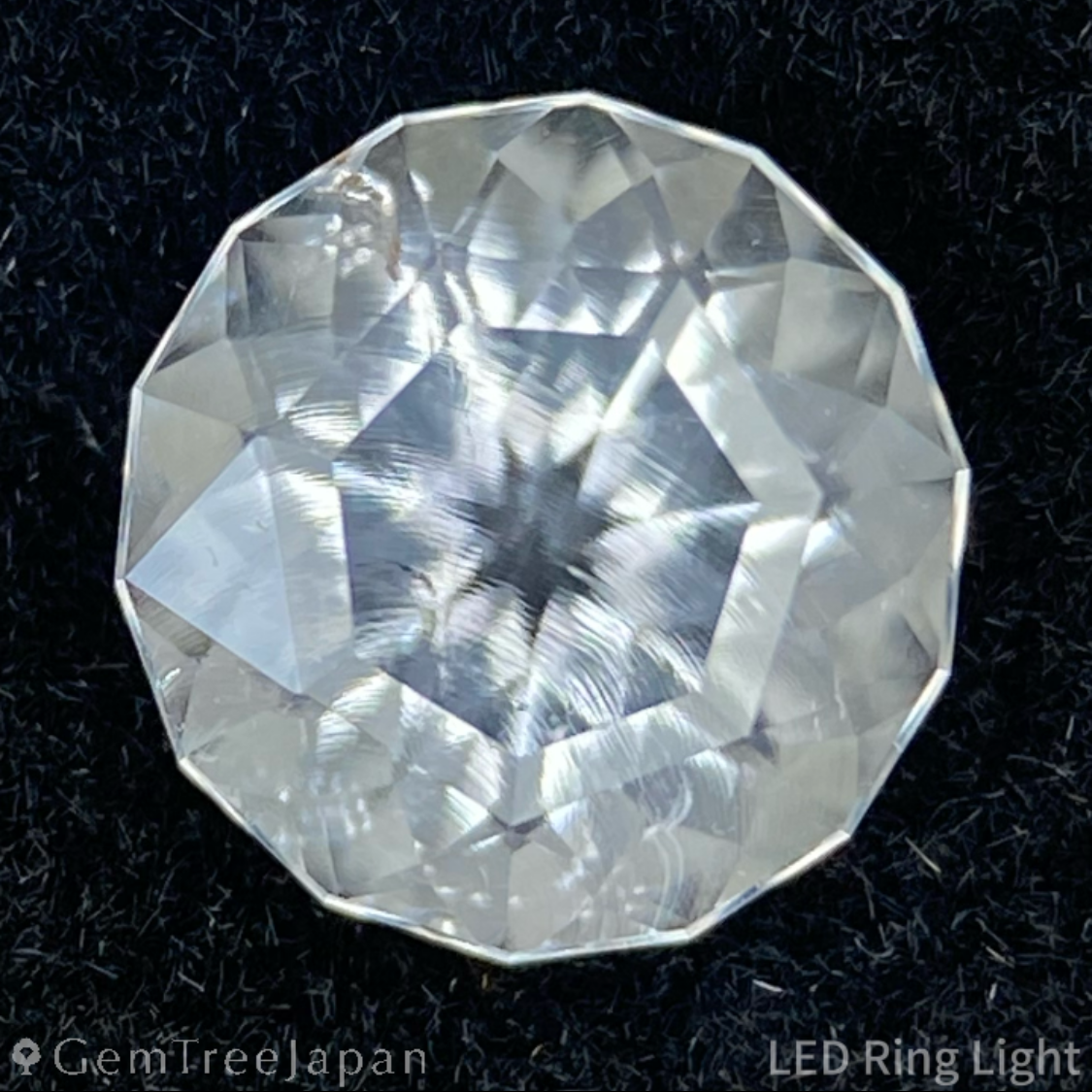 Hyalite Opal 0.669ct / Hungary