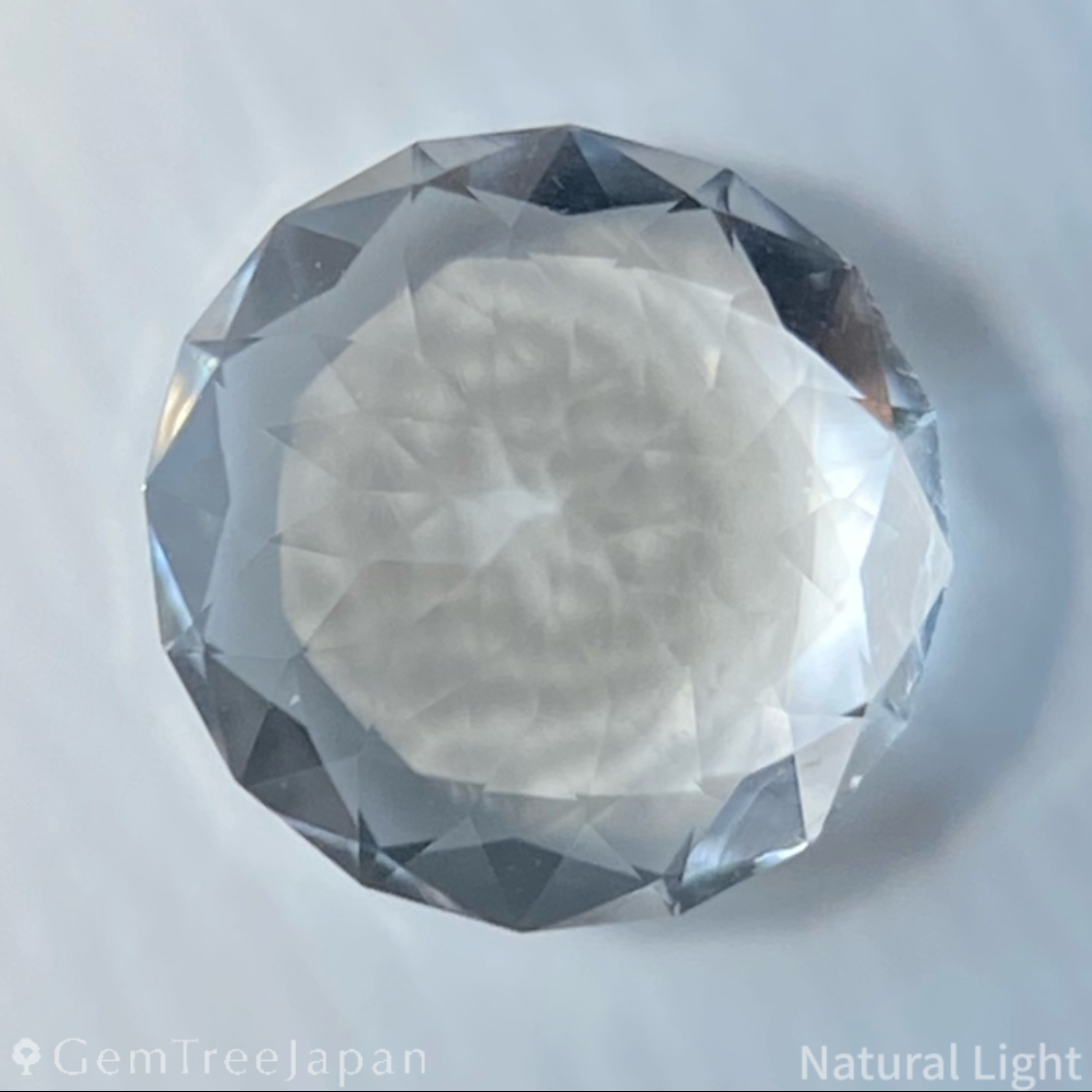 Hyalite Opal 0.940ct / Hungary