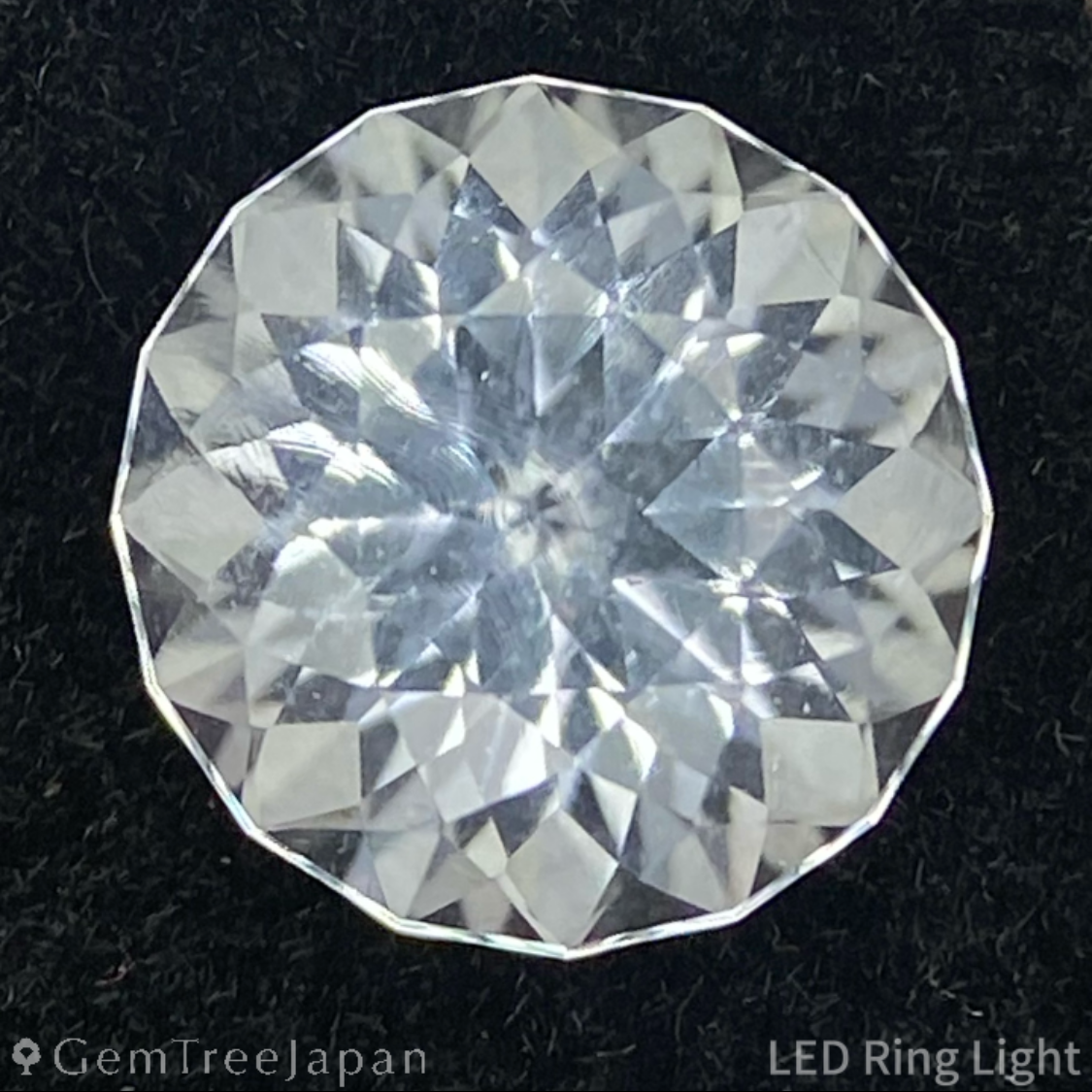 Hyalite Opal 0.940ct / Hungary