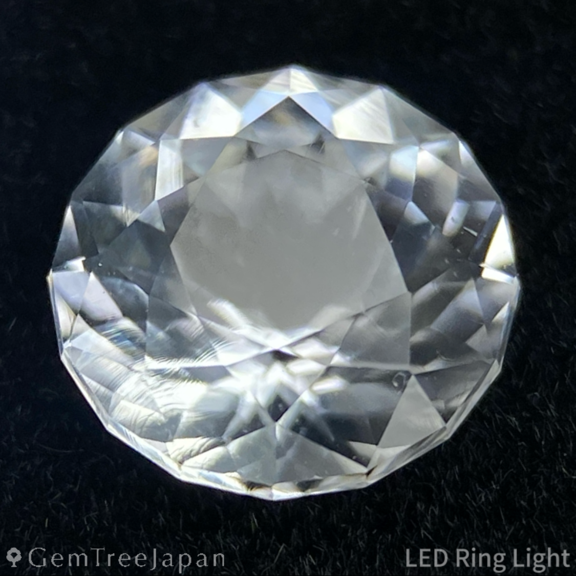 Hyalite Opal 0.940ct / Hungary
