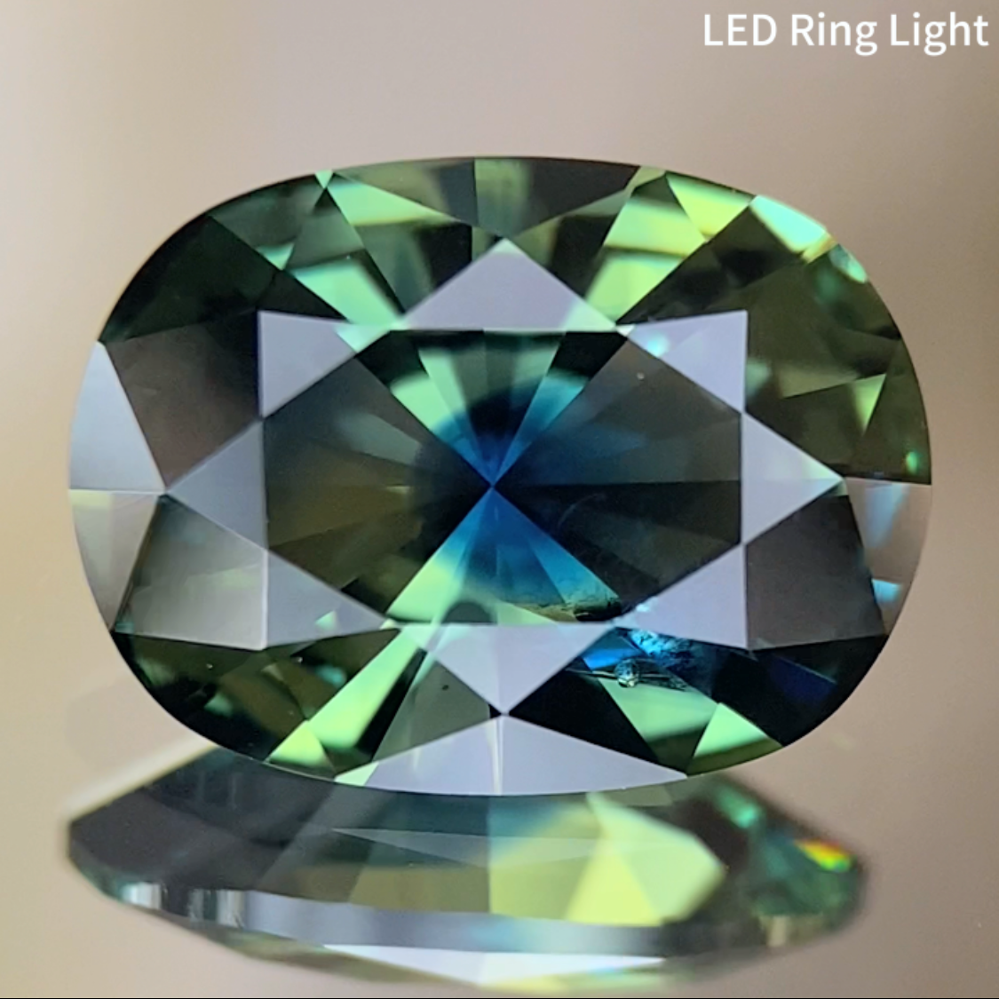 Parti-Color Sapphire 2.033ct / Thailand