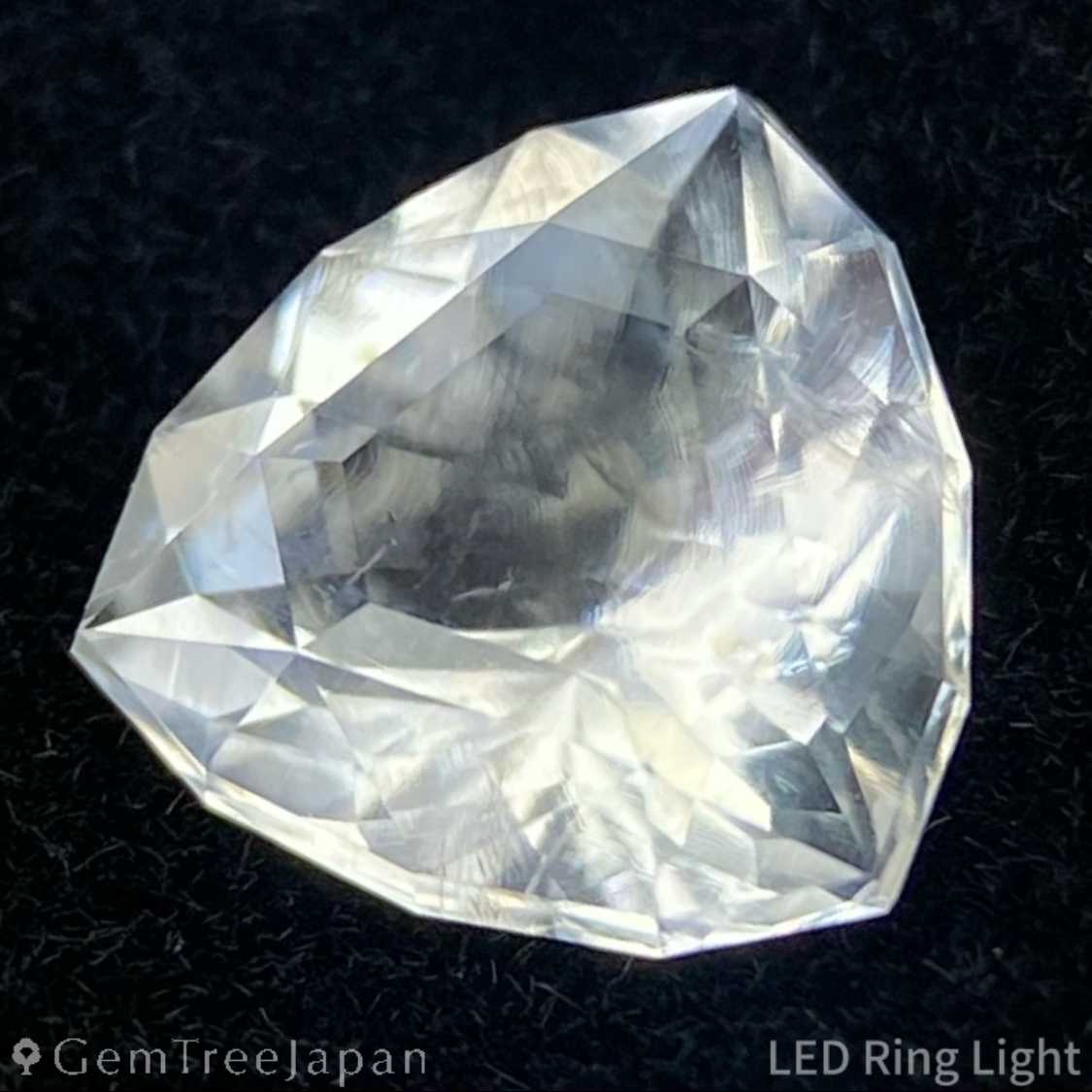 Hyalite Opal 0.766ct / Hungary