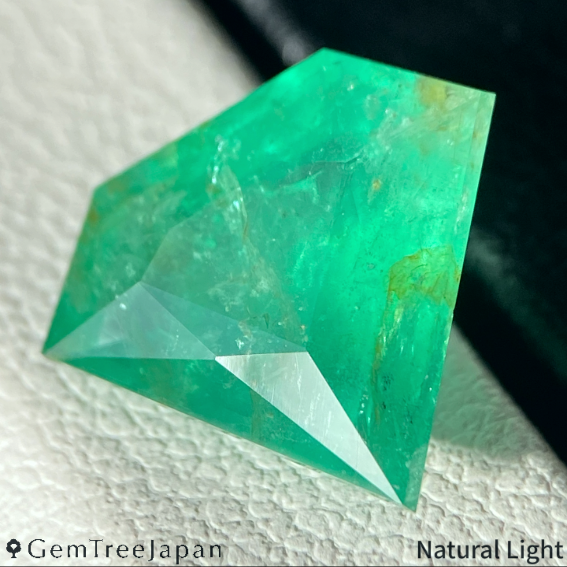 Emerald 3.915ct / Madagascar