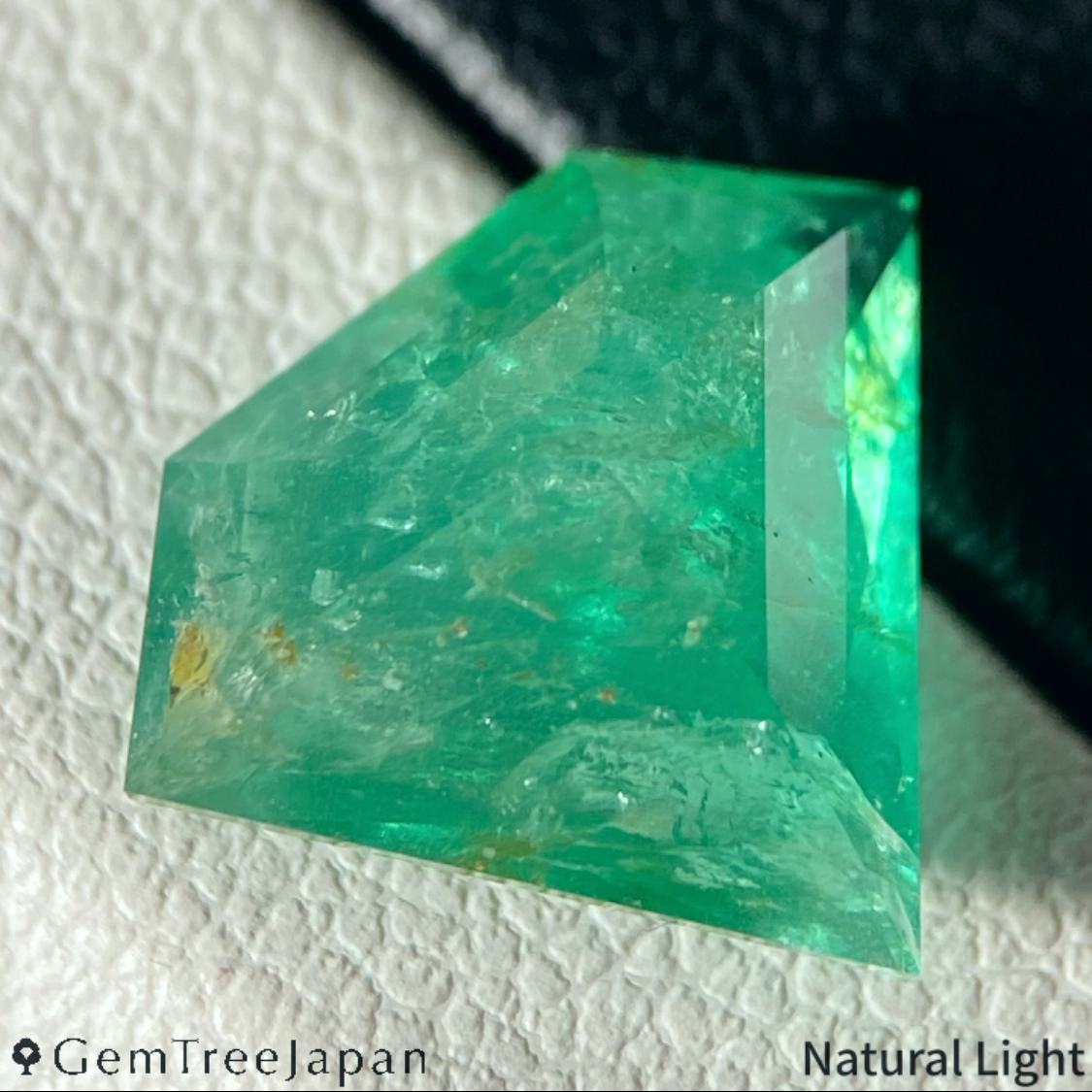 Emerald 3.915ct / Madagascar