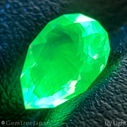 Hyalite Opal 0.863ct / Hungary