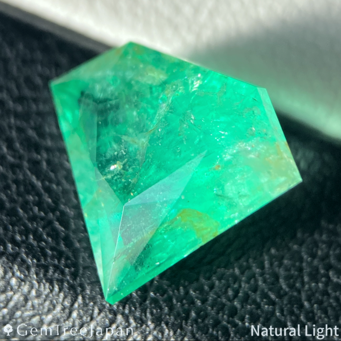 Emerald 3.915ct / Madagascar