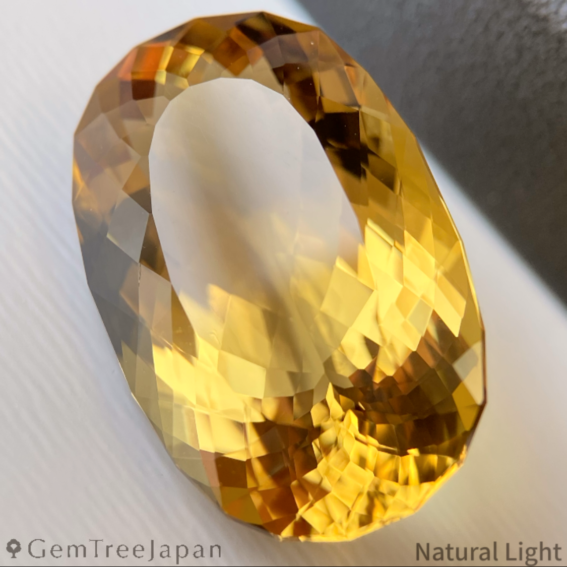 Citrine 25.73ct / Brazil