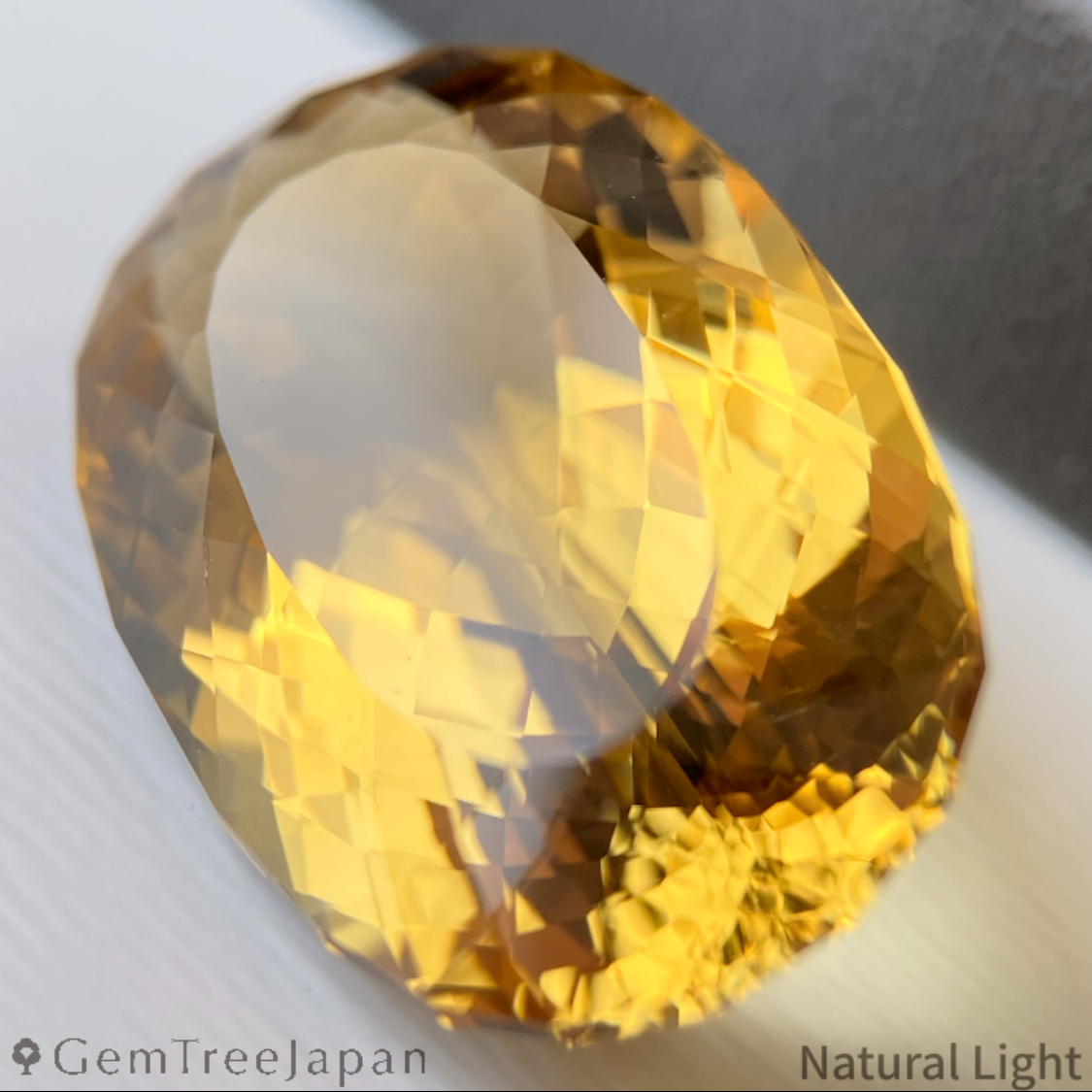 Citrine 25.73ct / Brazil