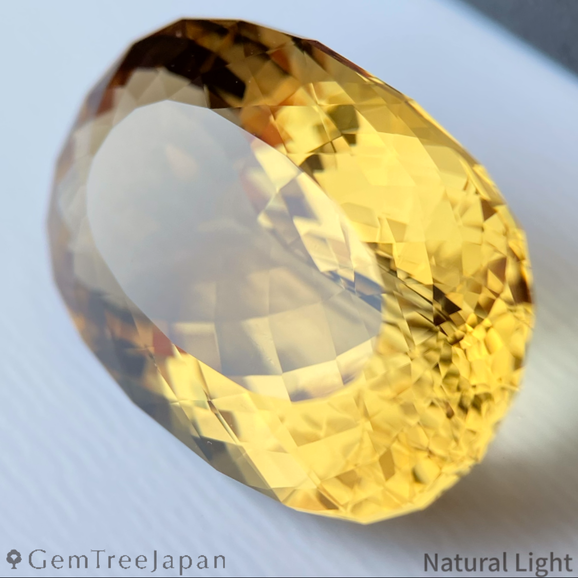 Citrine 25.73ct / Brazil