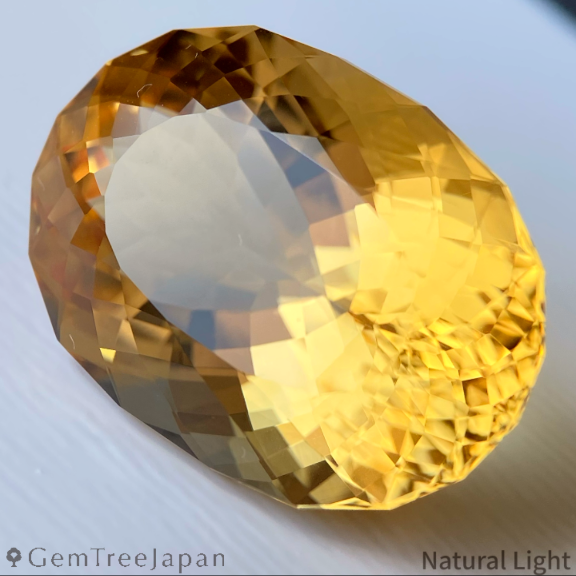 Citrine 22.61ct / Brazil