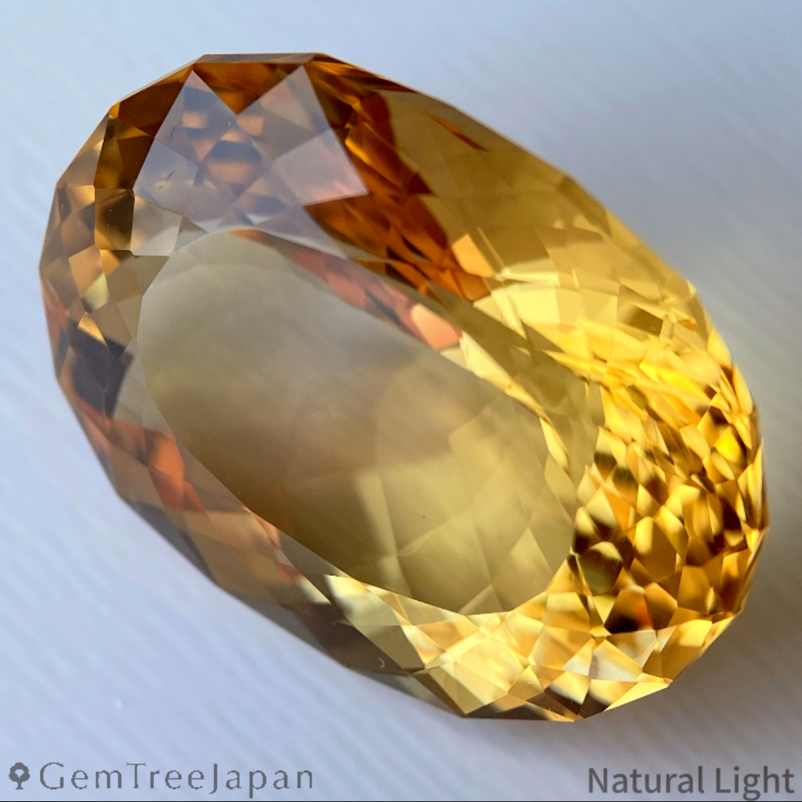 Citrine 22.61ct / Brazil