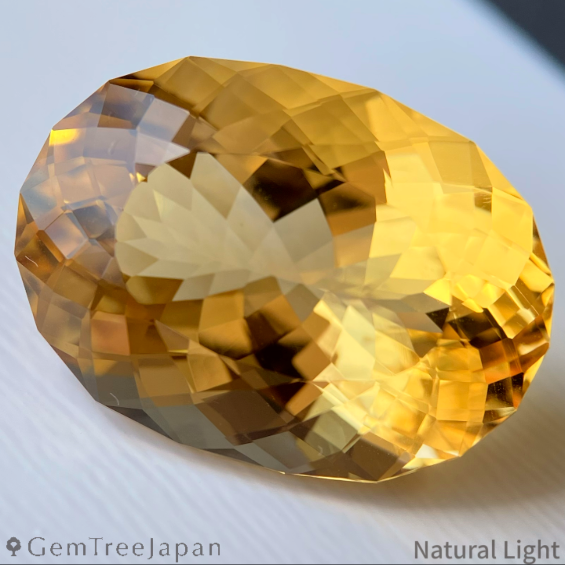 Citrine 22.61ct / Brazil