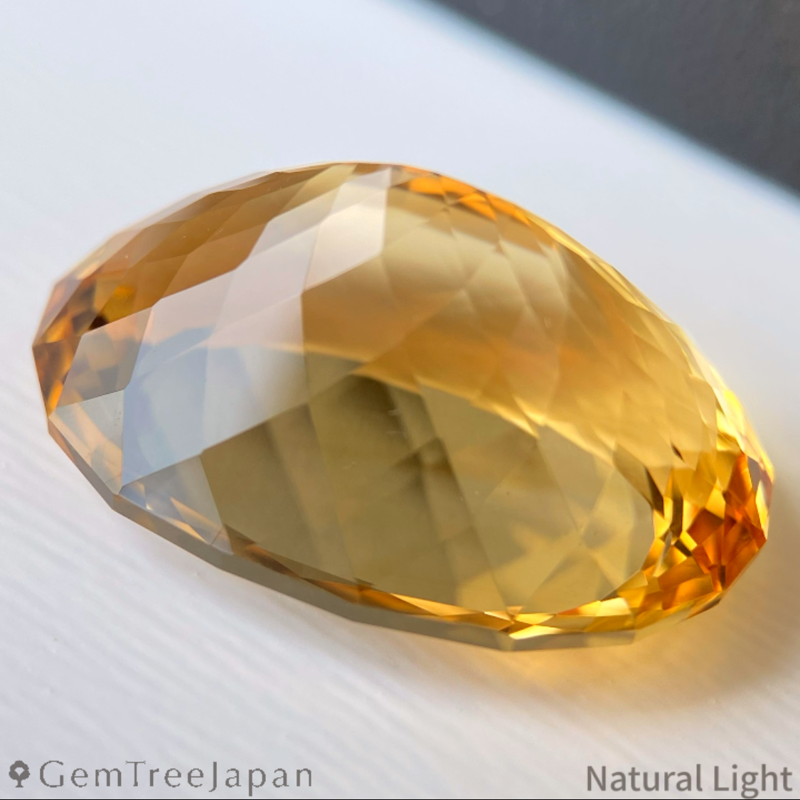 Citrine 22.61ct / Brazil