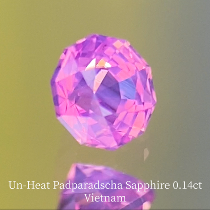 Un-Heat Padparadscha Sapphire 0.14ct / Vietnam