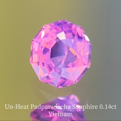 Un-Heat Padparadscha Sapphire 0.14ct / Vietnam