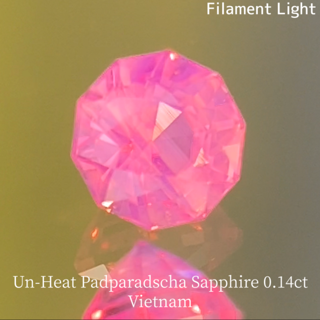 Un-Heat Padparadscha Sapphire 0.14ct / Vietnam