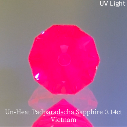 Un-Heat Padparadscha Sapphire 0.14ct / Vietnam