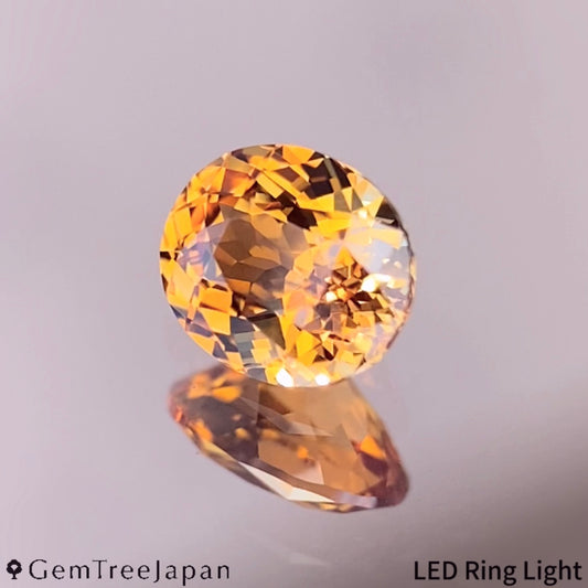 Light Orange Sapphire 0.568ct / Thailand (Kanchanaburi)