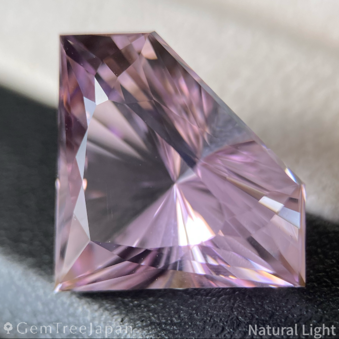 Kunzite 16.29ct / Brazil
