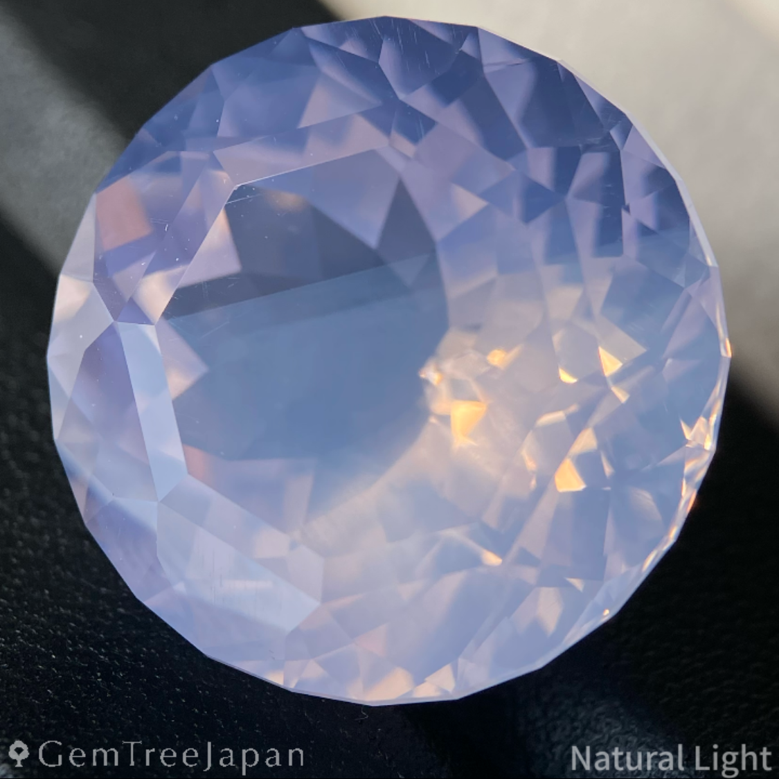 Milky Amethyst 36.028ct / Brazil