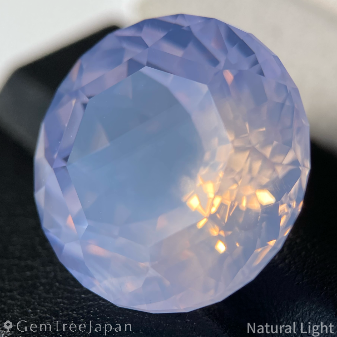 Milky Amethyst 36.028ct / Brazil
