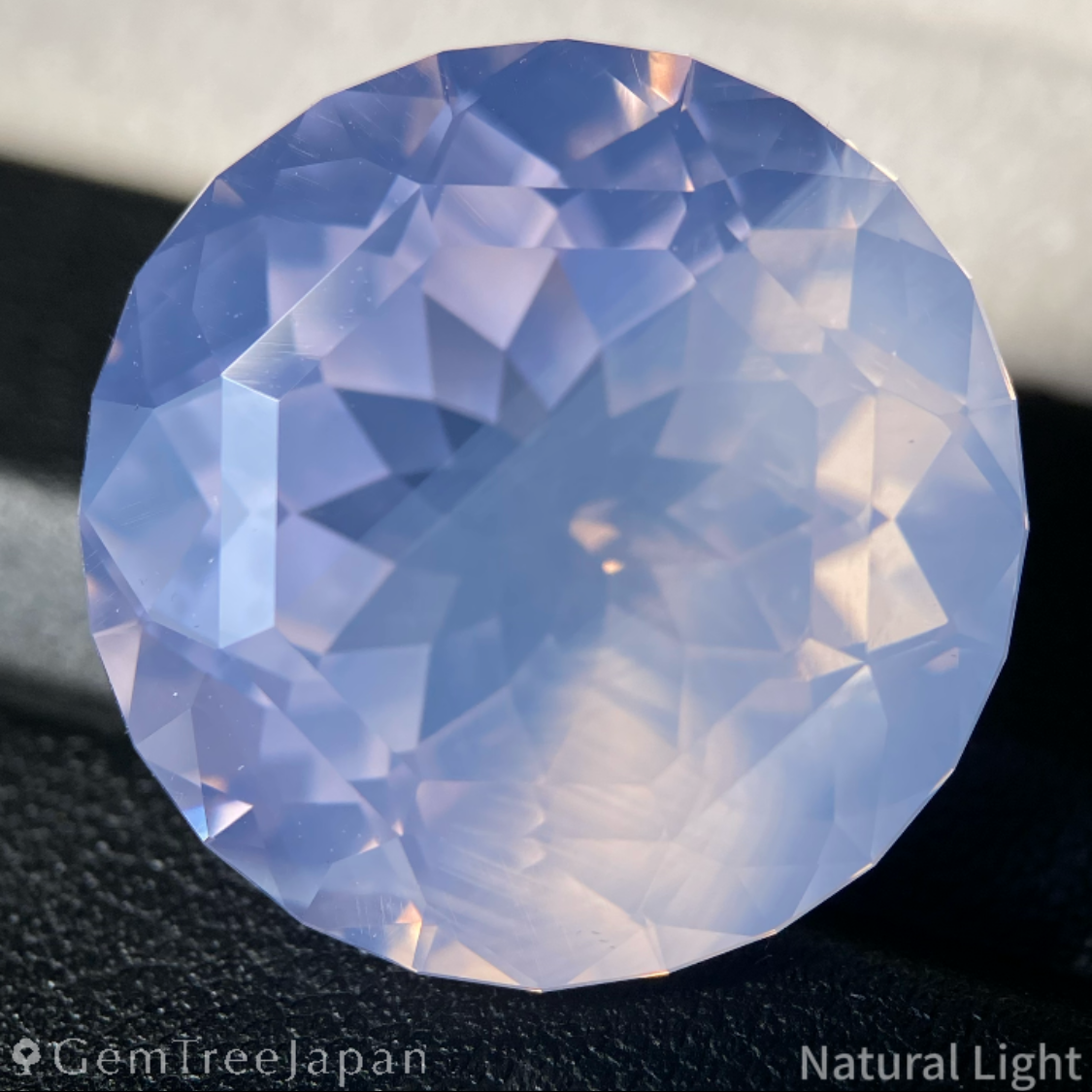 Milky Amethyst 36.028ct / Brazil