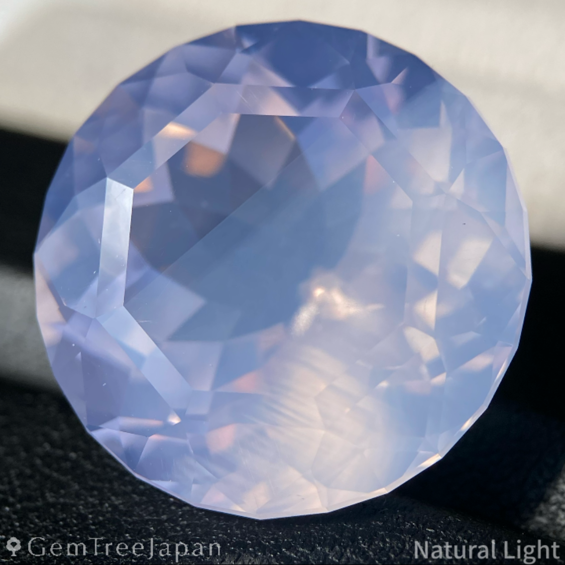 Milky Amethyst 36.028ct / Brazil