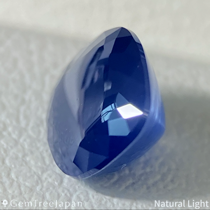 "Sugarloaf & Buff Top Flower" Un-Heat Sapphire 1.732ct / Myanmar (Burma)