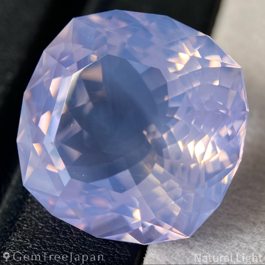 Milky Amethyst 39.348ct / Brazil
